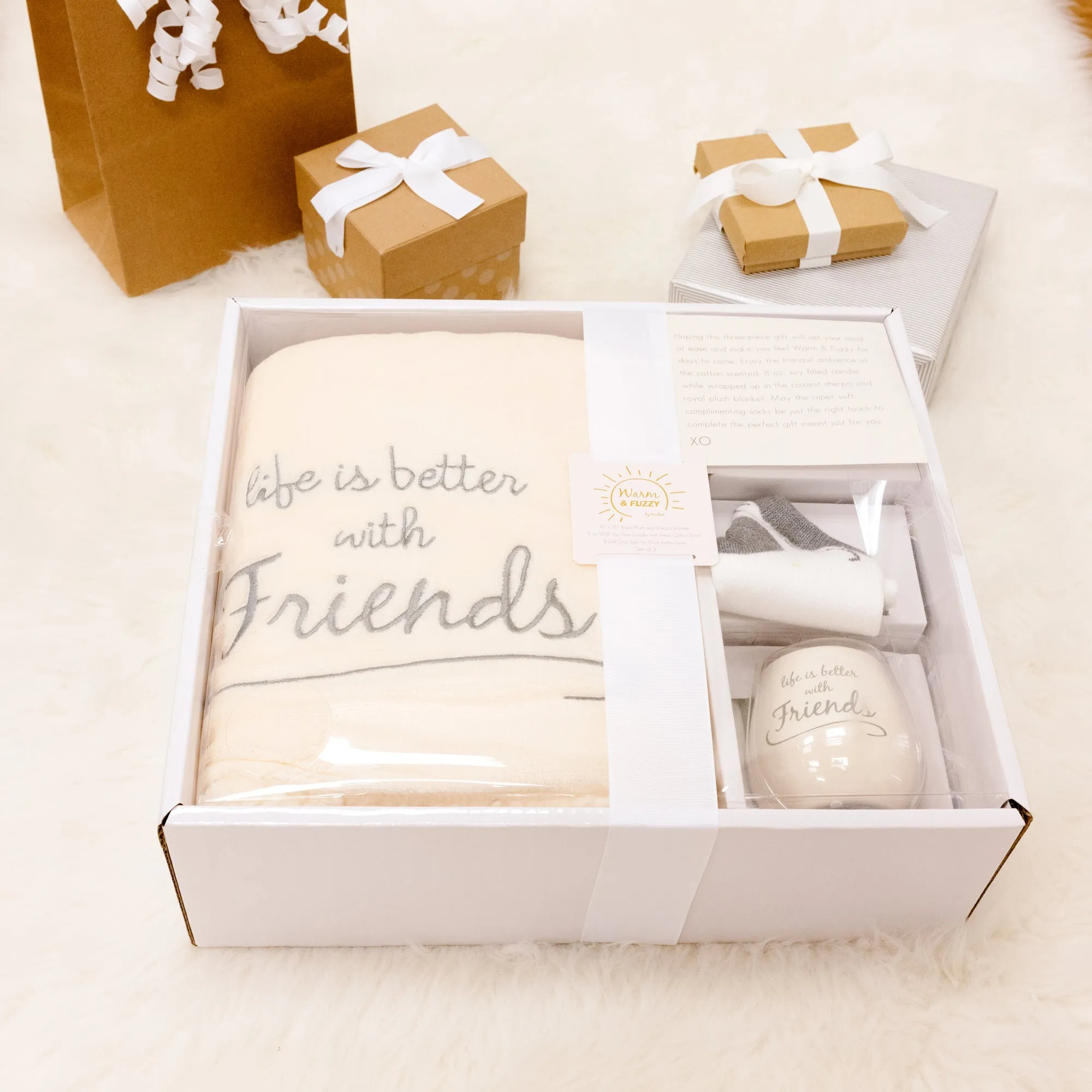 Friends 42" x 50" Sherpa Lined, Royal Plush Blanket Gift Set