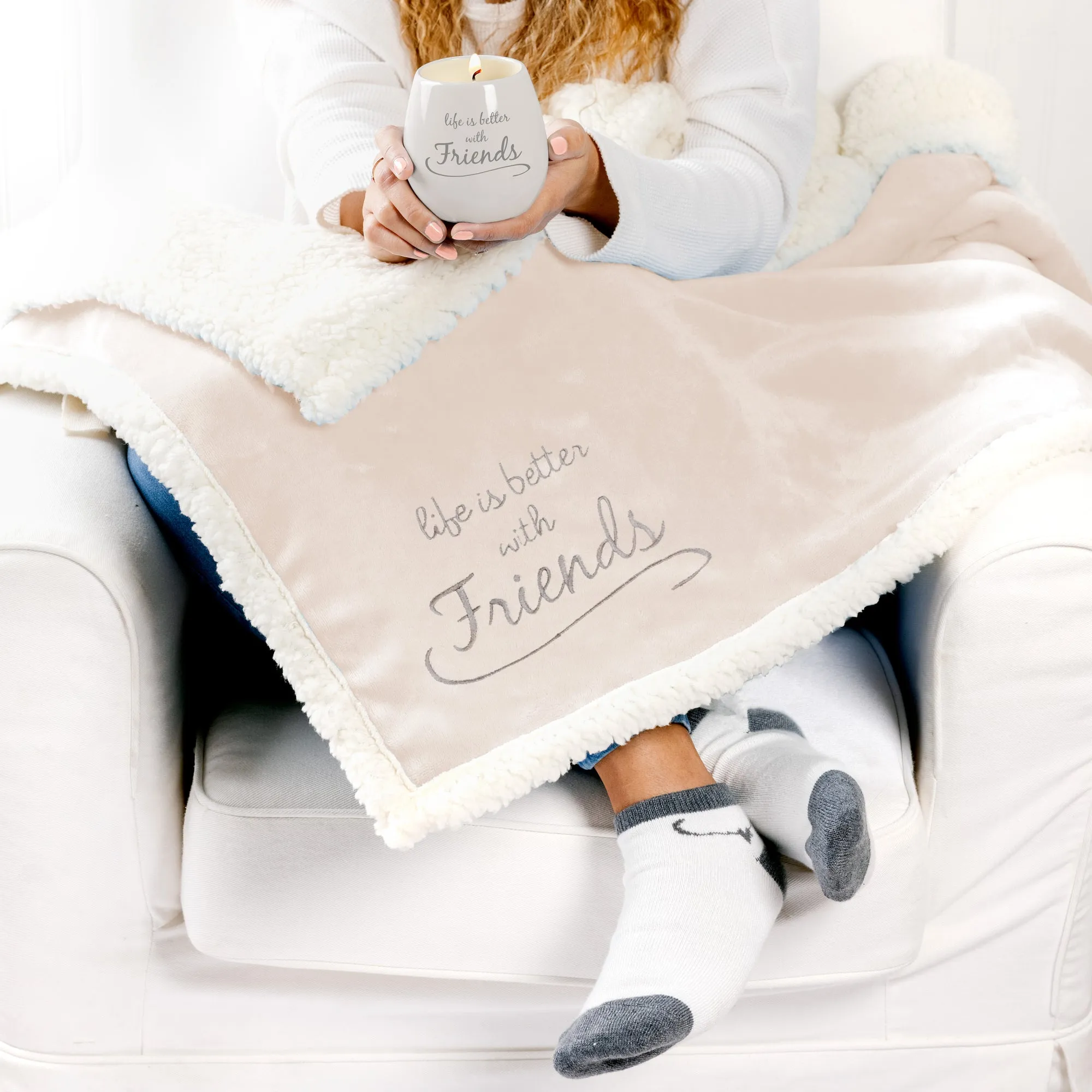 Friends 42" x 50" Sherpa Lined, Royal Plush Blanket Gift Set