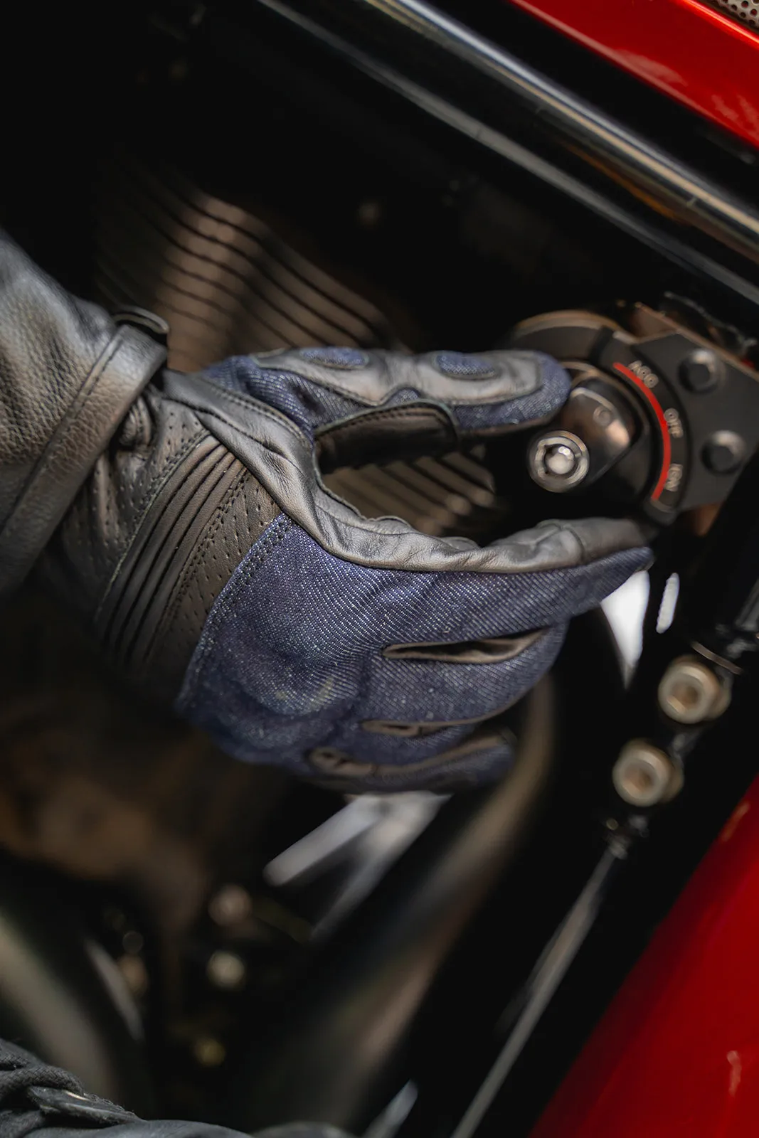 VL480B Denim & Leather Motorcycle Gloves (Black) with Mobile Phone Touchscreen